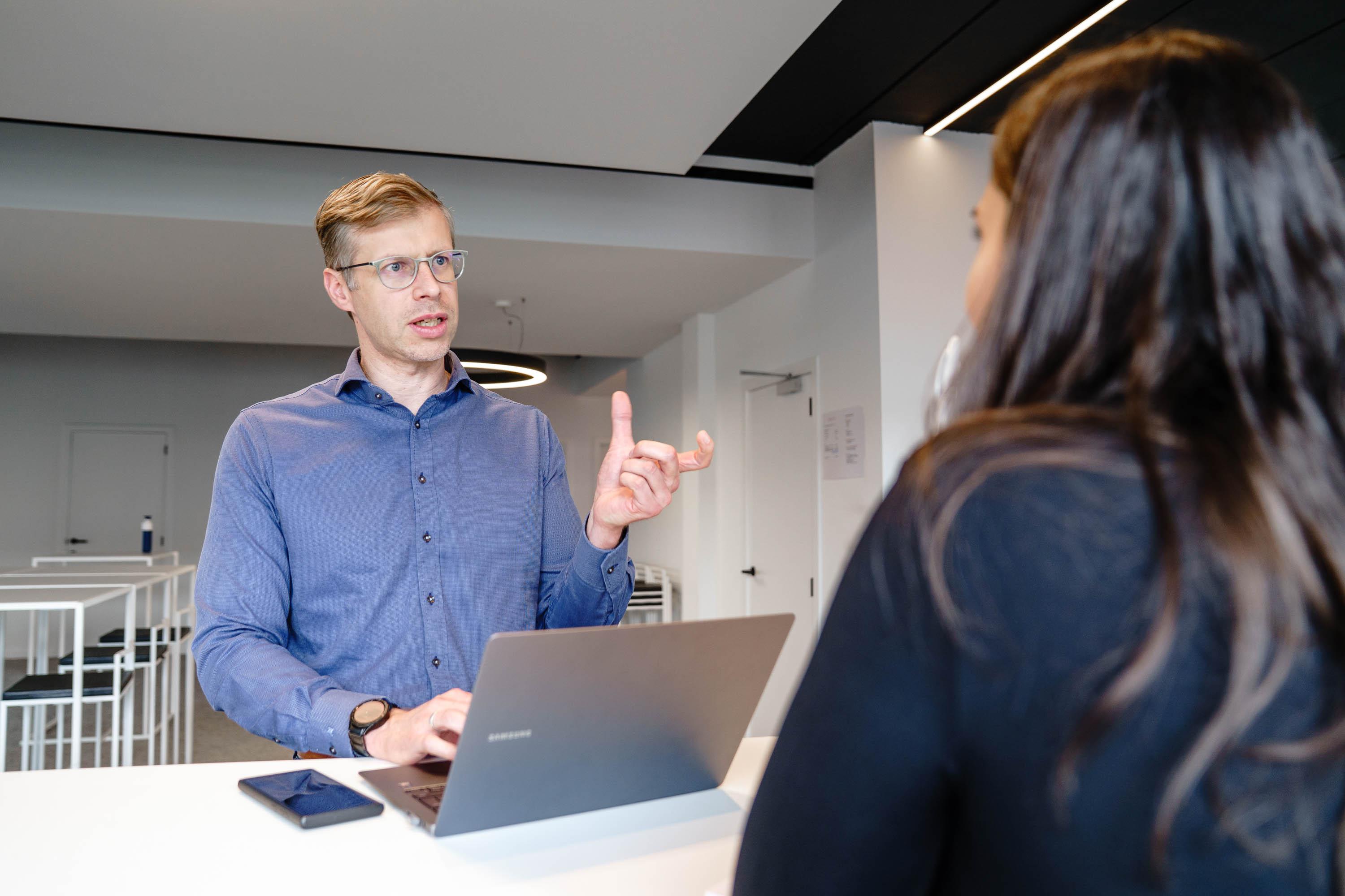 We gaan dieper in op jouw ervaring, ambities en interesses. Dit gesprek kan online of op ons kantoor plaatsvinden. We vertellen je ook meer over Select Projects en hoe jij bij ons past.